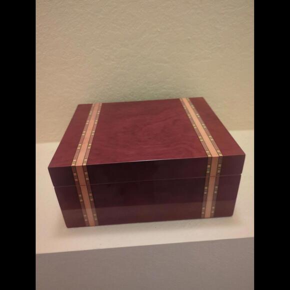Cedar Wood Storage Box - Picture 1 of 9